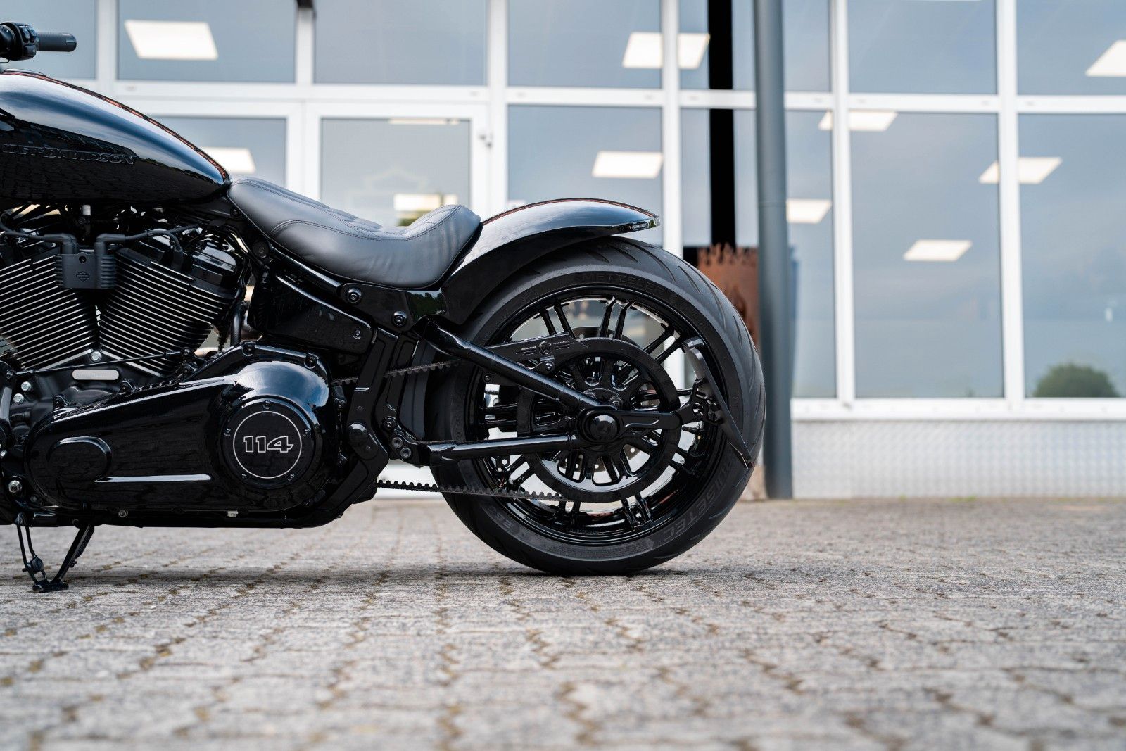 Fahrzeugabbildung Harley-Davidson FXBRS Breakout 114 cui - Kesstech BTC Gangster