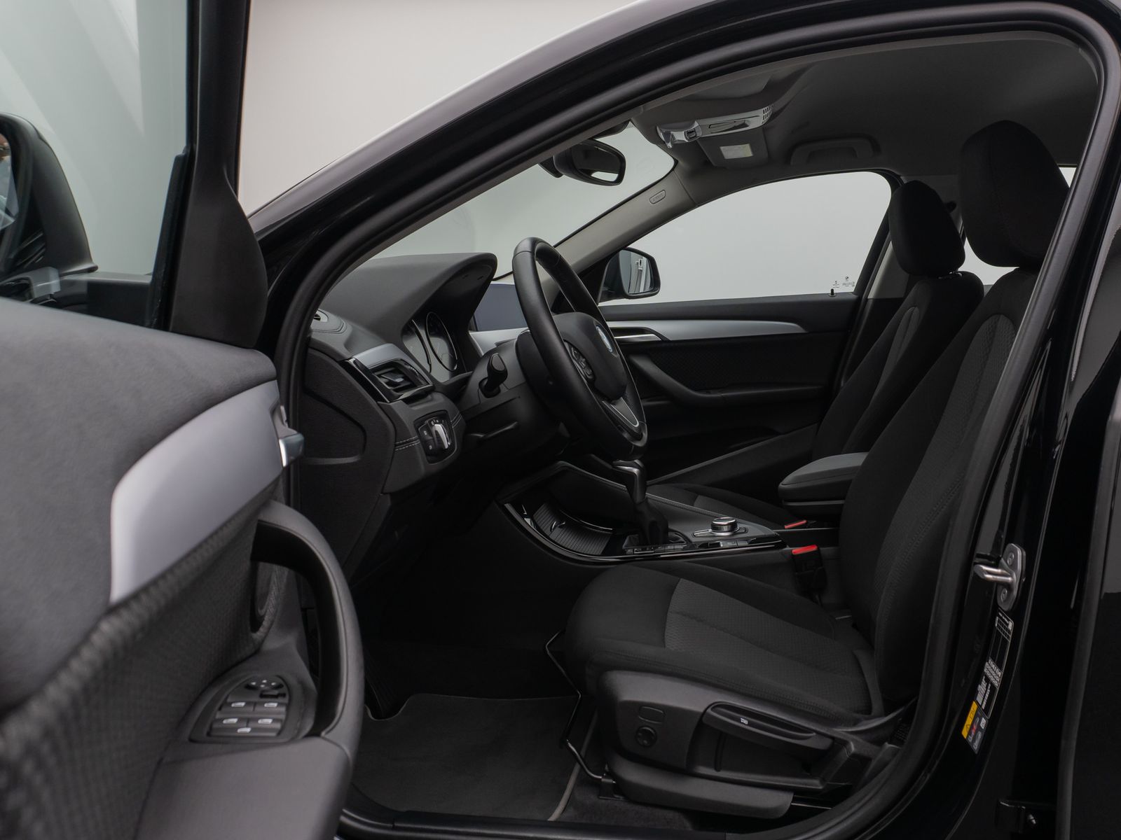 Fahrzeugabbildung BMW X2 xD25e Kamera DAB Lordos LED Geschwindigkeitsr