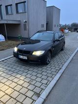 BMW 325xi - Allrad / M Paket / Pano - Dach / Keyless - BMW 325 aus 2006: 325xi