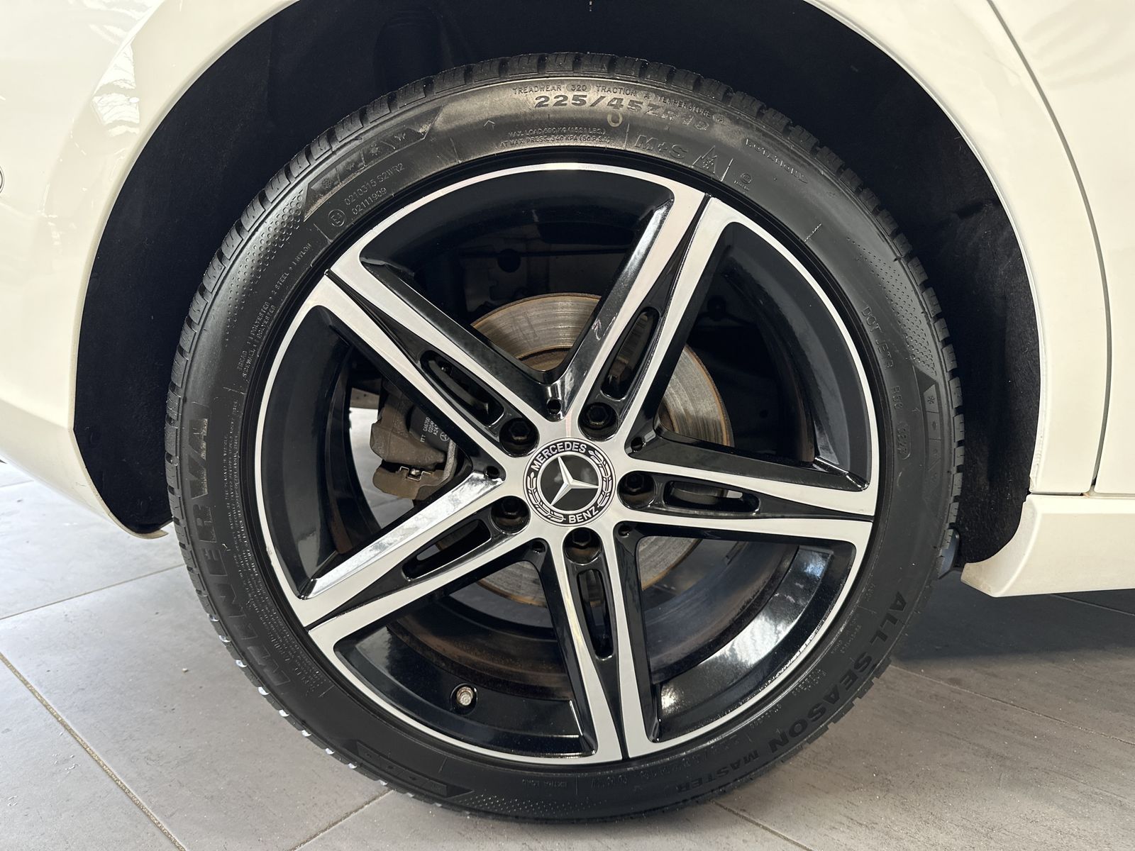 Fahrzeugabbildung Mercedes-Benz A 250 Progressive DCT NAV+LED+SHZ+AHK+DIGDISPLAY