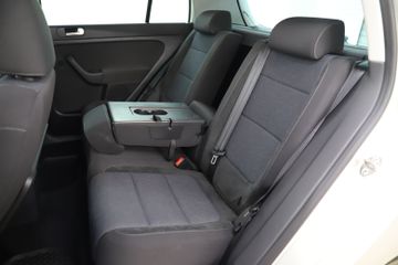 Volkswagen Golf Plus - 11