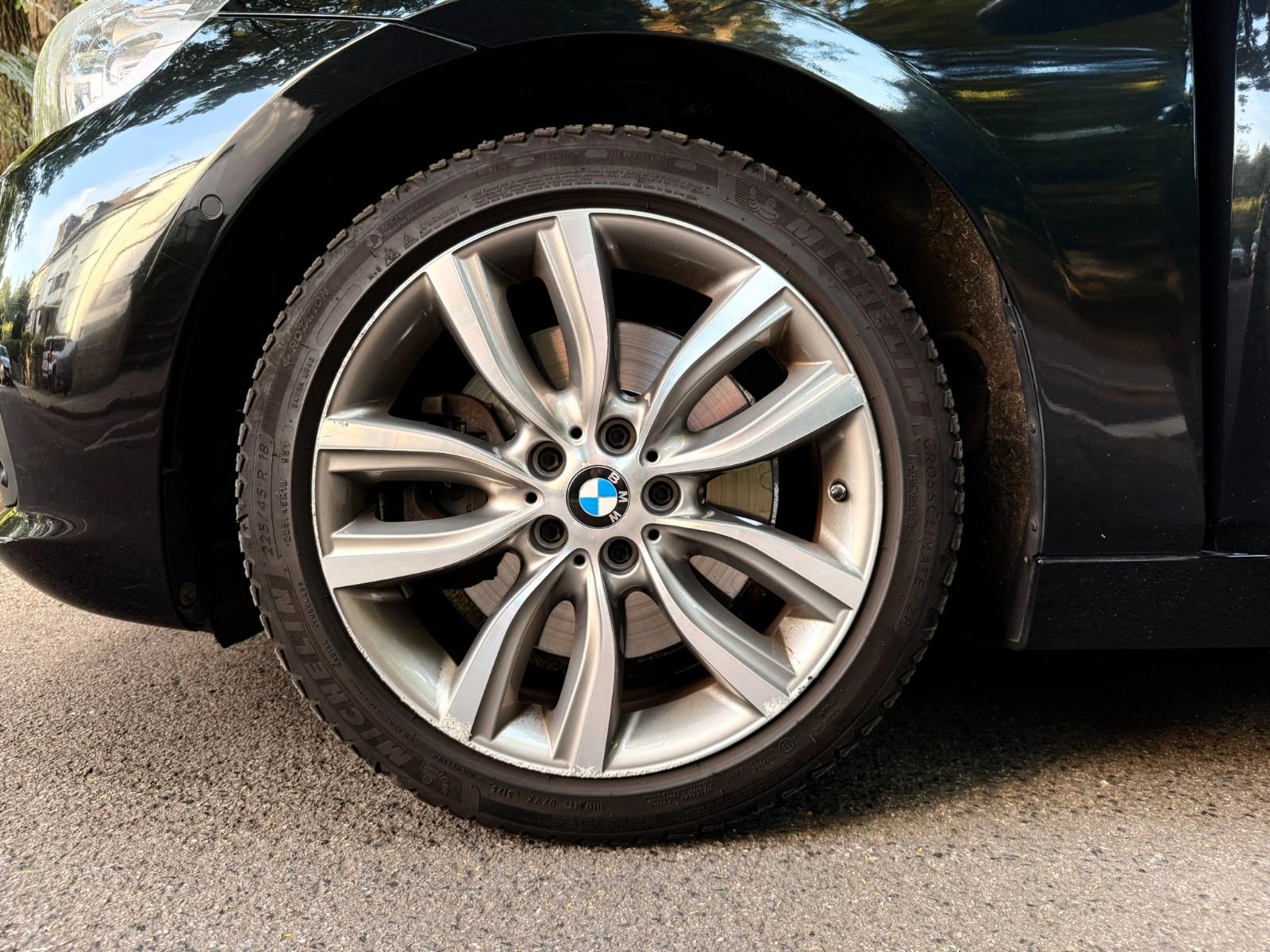 BMW 225i Active Tourer Luxury Pano AHK ACC HUD H/K