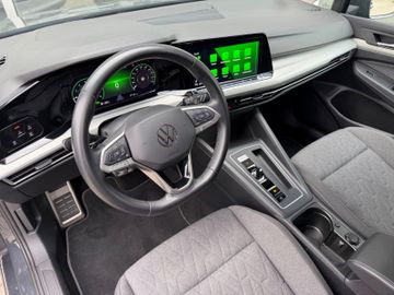 Volkswagen Golf - 6
