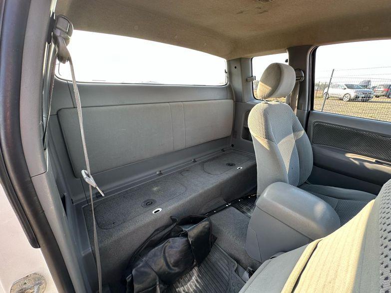 TOYOTA HILUX 4WD 2.5 DIESEL - 120 CV- GPS - BVM - ATTELAGE FIXE