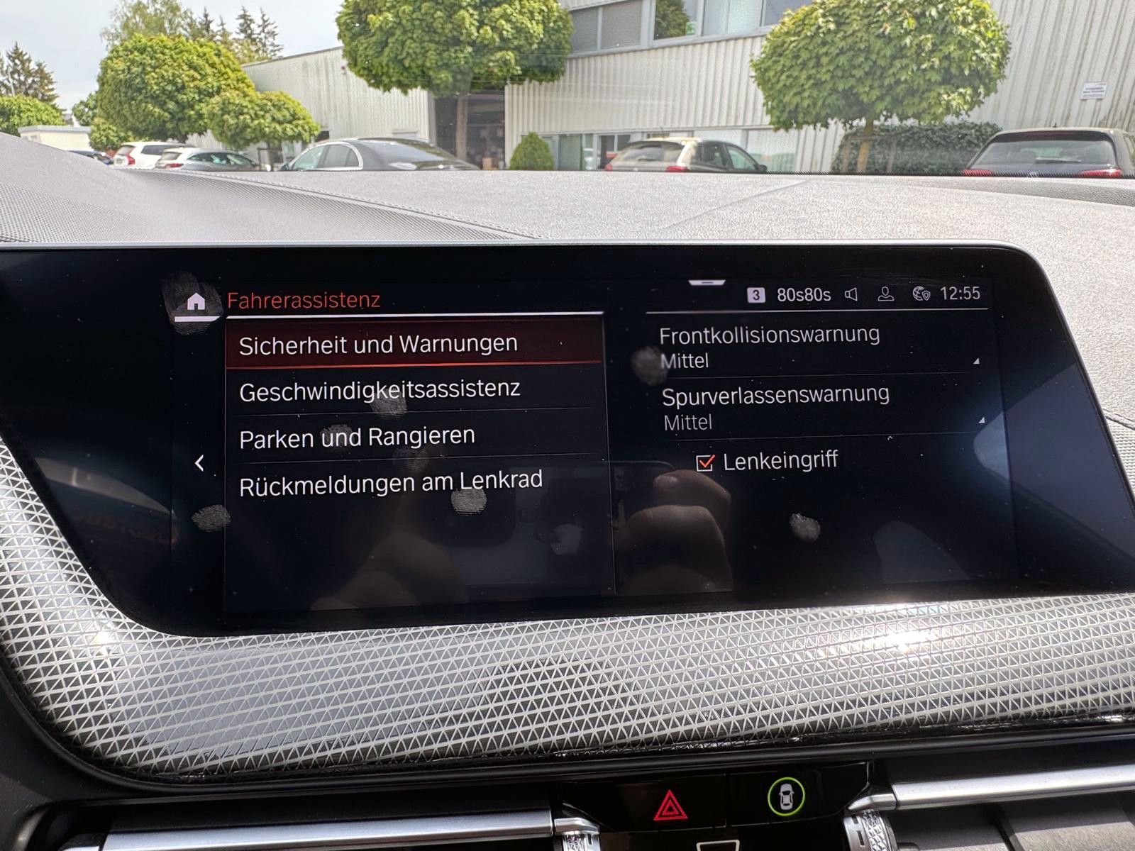 Fahrzeugabbildung BMW 118i Steptr. Sport-Line LED SHZ PDC CarPlay NAV