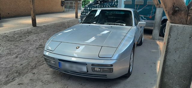 Porsche 944 S2 TÜV neu ohne Mängel