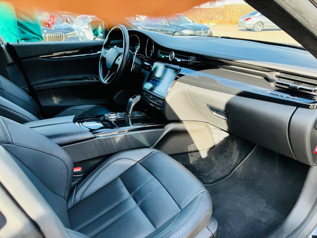 Maserati Quattroporte