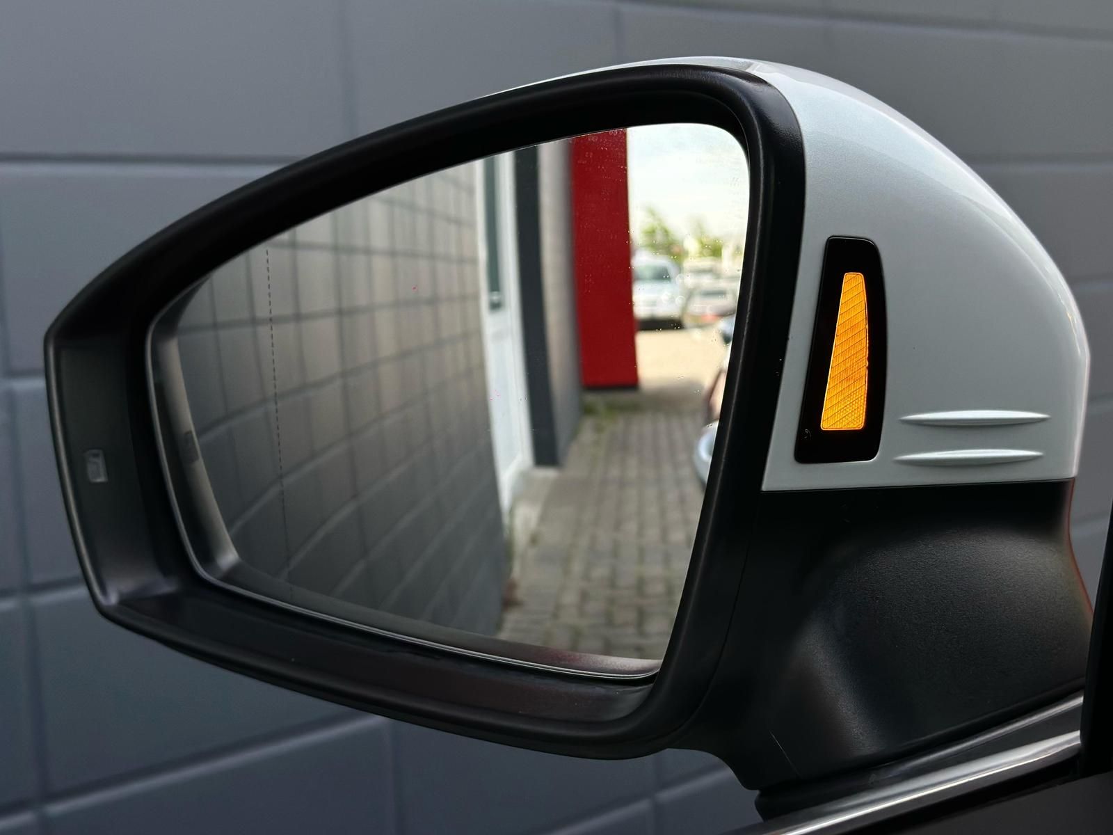 VW Tiguan 2.0TDI R LINE 4M PANO#LED#AHK#ACC#HUD#SH - Image 24