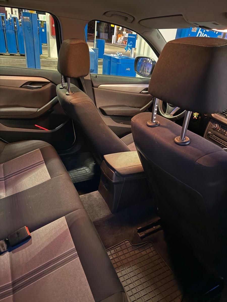BMW X1 2011 — photo 12