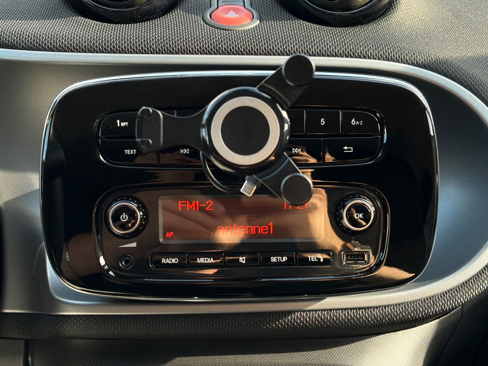 Fahrzeugabbildung Smart ForFour Passion 1.0 Autom. SHZ LIMIT PDC BT USB
