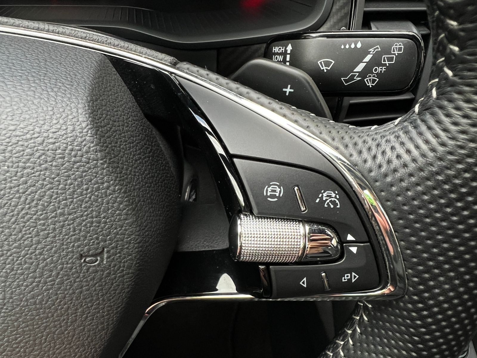 Fahrzeugabbildung SKODA Kodiaq Sportline 2.0 TDI DSG 4x4 *AHK,Pano,Stand