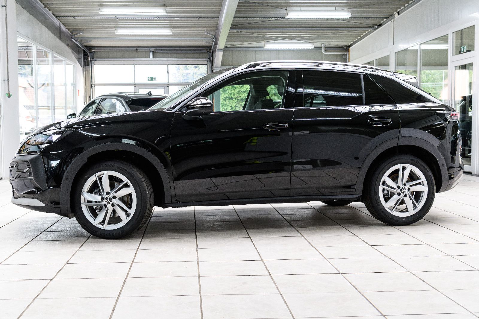 Fahrzeugabbildung Volkswagen T-Roc 1.5 eTSI  Style+IQ-Light+AHK+5 Jahre Gar.