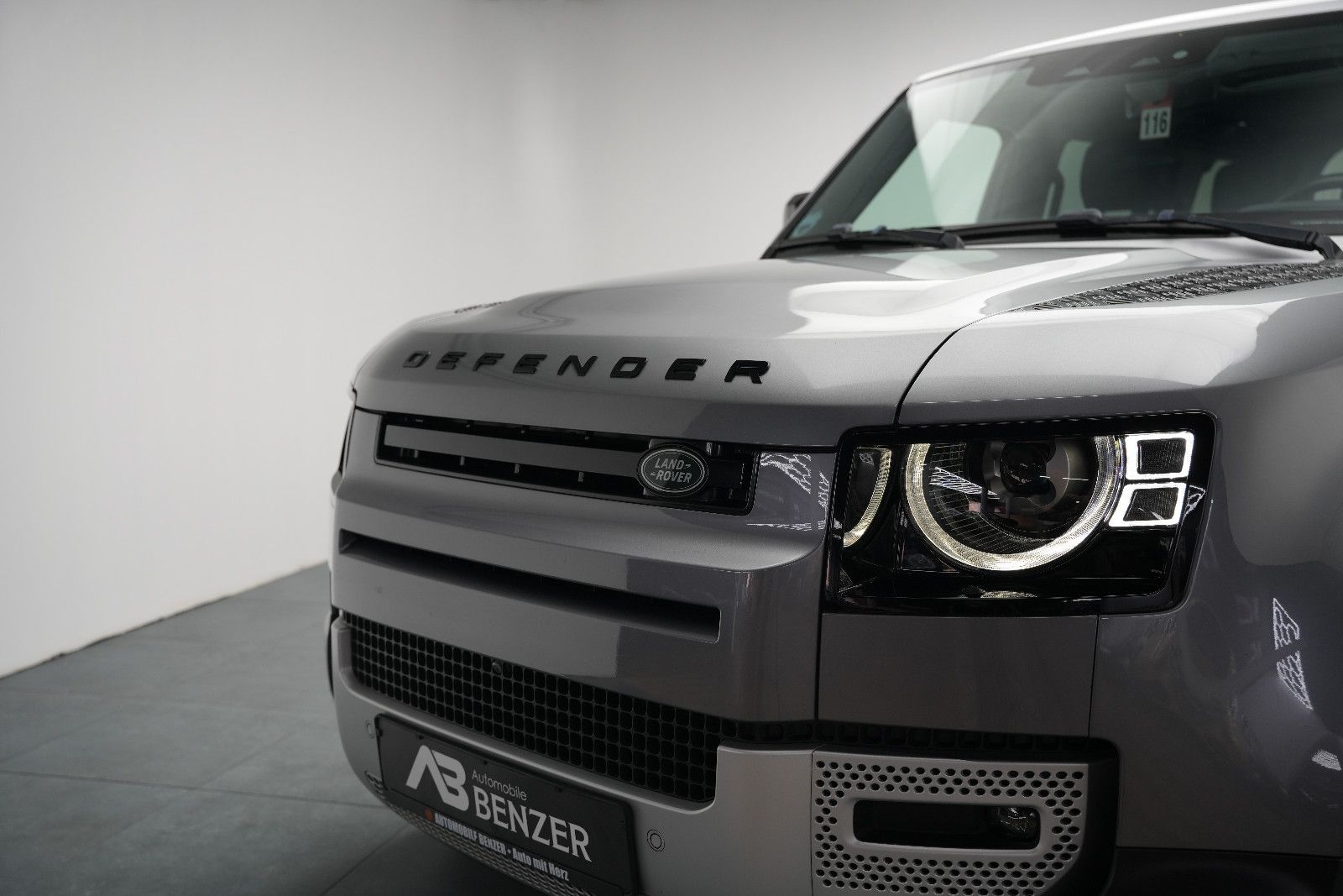 Fahrzeugabbildung Land Rover Defender 110 SE*Panorama*Meridian*360°KAM*Memory