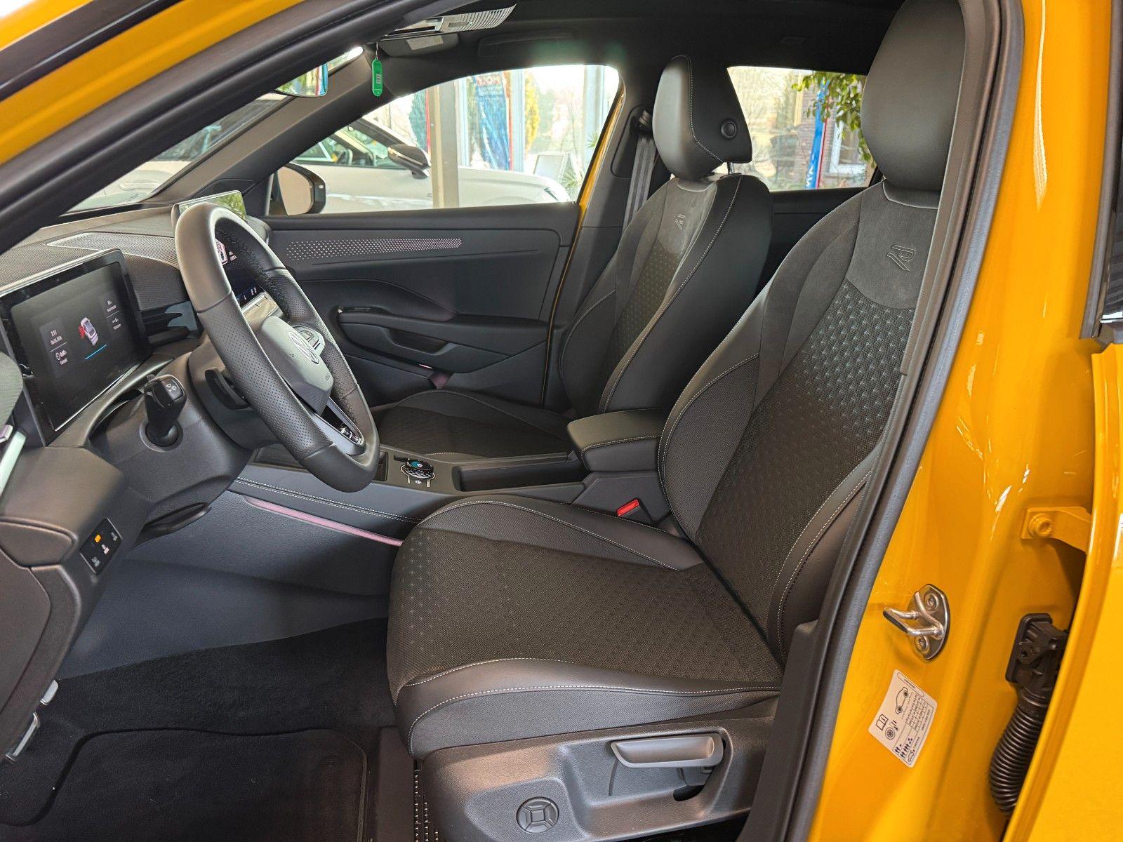 Volkswagen T-Roc R-Line Black Style DSG | Pano | AHK | ACC