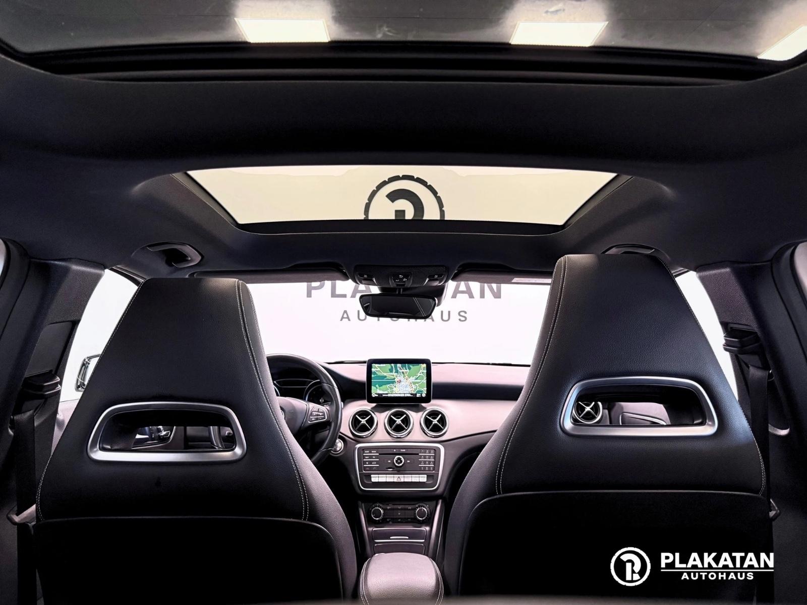 Mercedes-Benz GLA 200 AMG Night Packet Panorama Memory