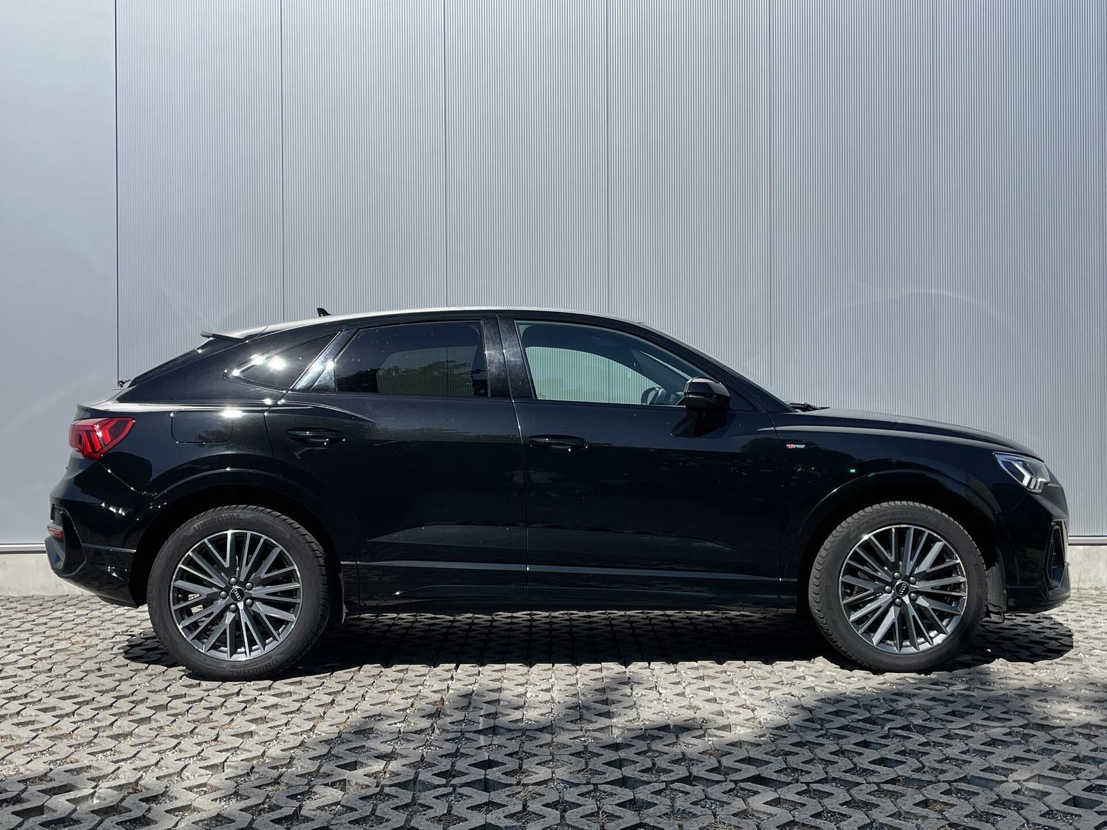 Audi Q3 40 TDI Sportback QUATTRO 2x S-Line TOW BLIS H