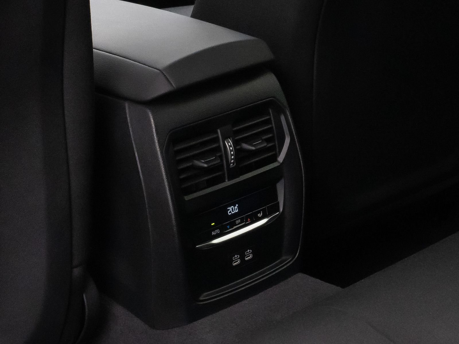 Fahrzeugabbildung BMW 318i Kamera DAB Sportlenkrad CockPit+ Alarm LED