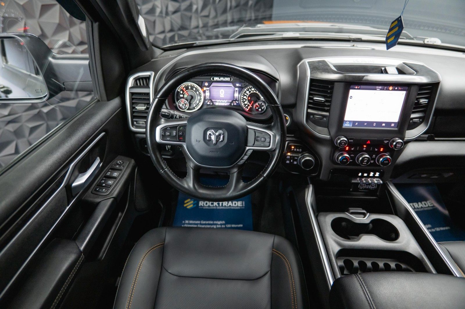 Fahrzeugabbildung Dodge RAM 5.7 V8 HEMI 4x4 OFFROAD Night Limited 19%