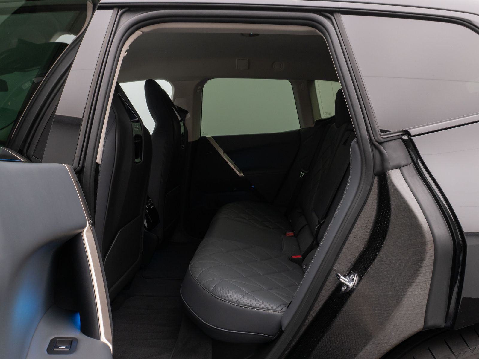 Fahrzeugabbildung BMW iX xD40 Kamera DAB H/K ACC Komfort Sport 22Zoll
