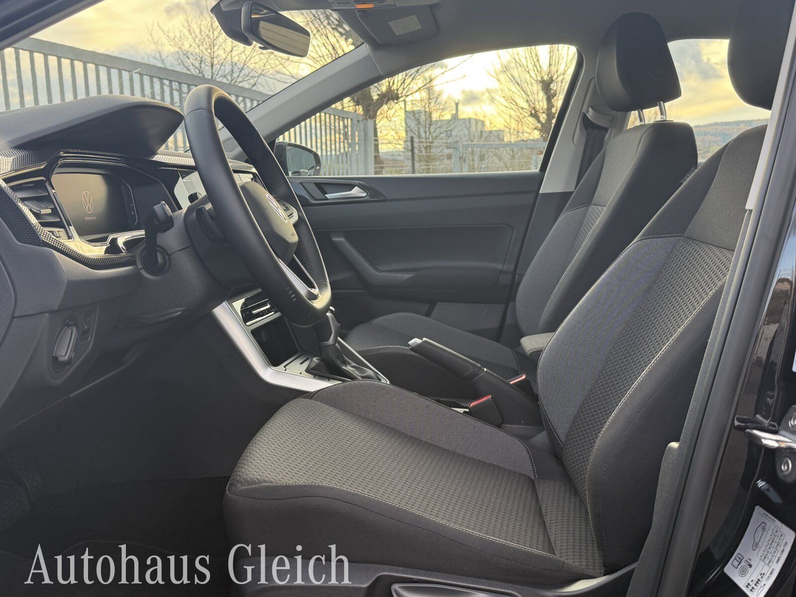 Fahrzeugabbildung Volkswagen Polo 1.0 TSI Life (EURO 6d) Autom./Klima/LED/eFH