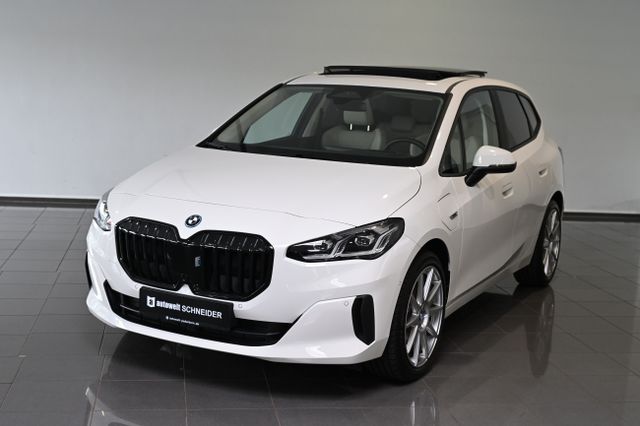 BMW 225 Active Tourer e xDrive AHK Pano HUD