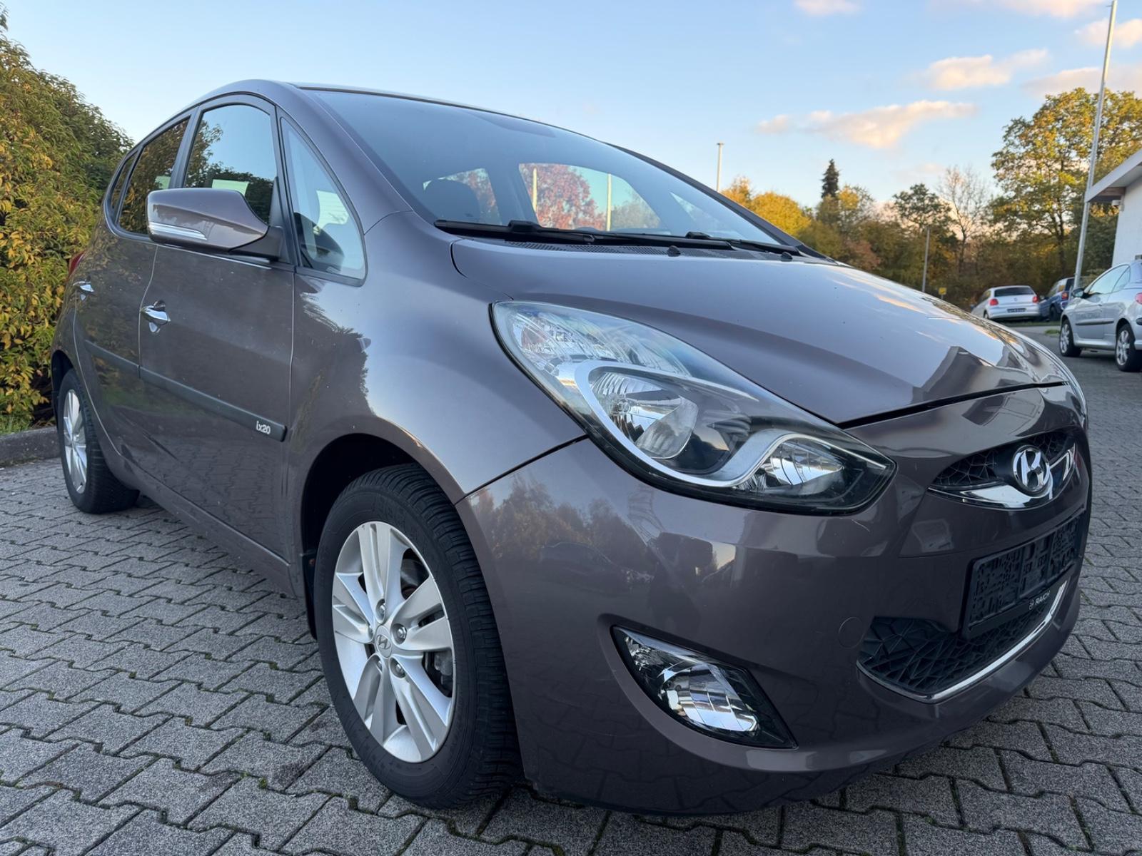 Hyundai ix20 2011 — photo 11