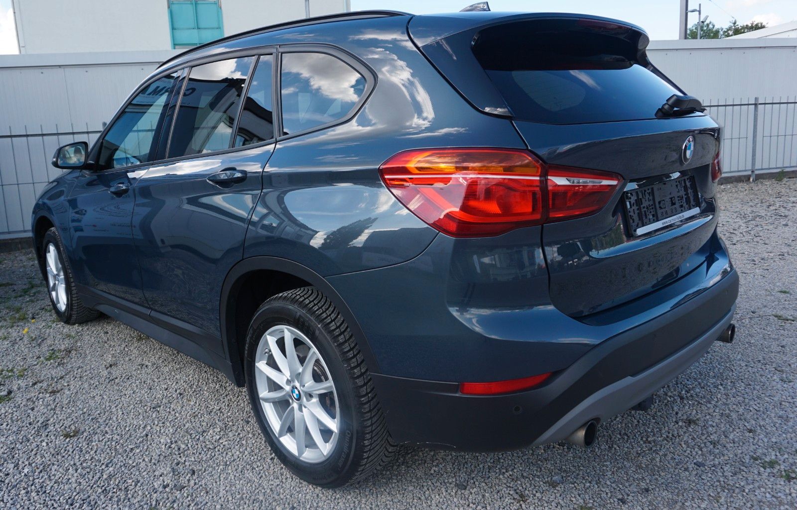 Fahrzeugabbildung BMW X1 xDrive 20i Advantage,PDC,Automatik,Scheckheft