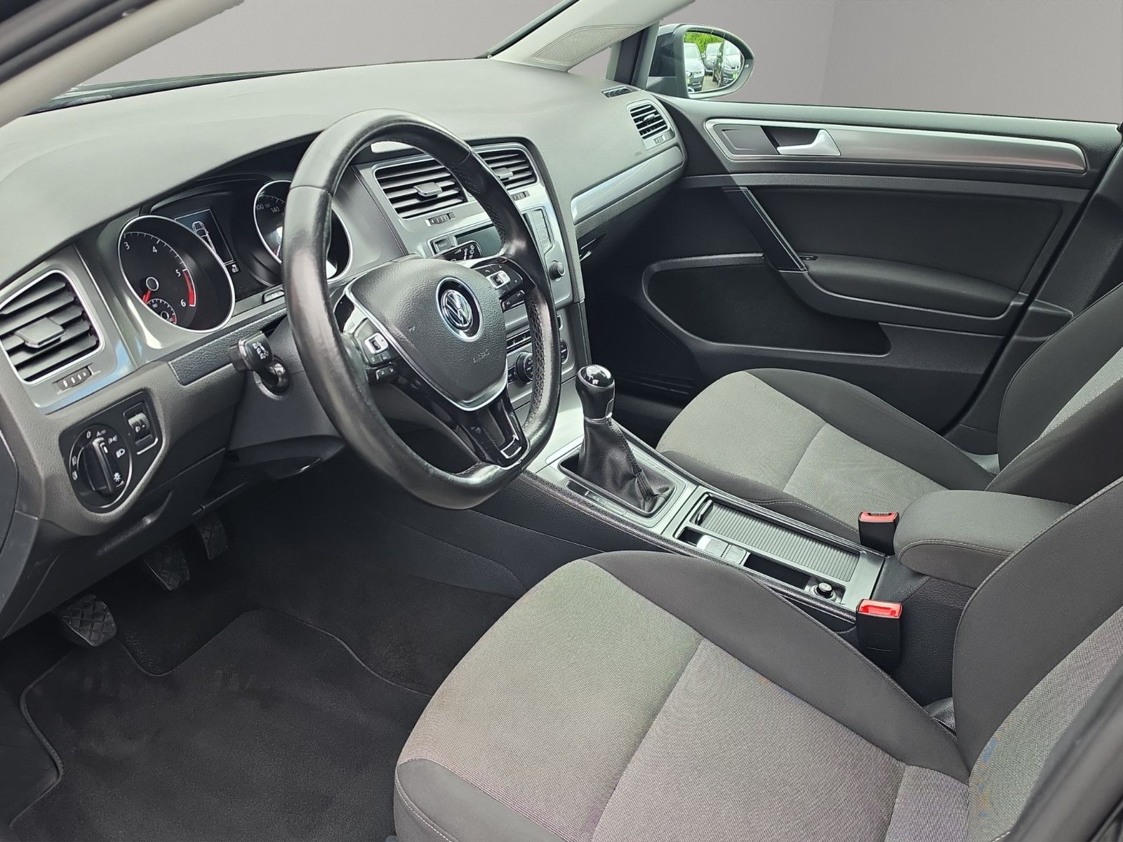 Fahrzeugabbildung Volkswagen Golf VII Variant Trendline BMT NAVI KLIMA SHZ