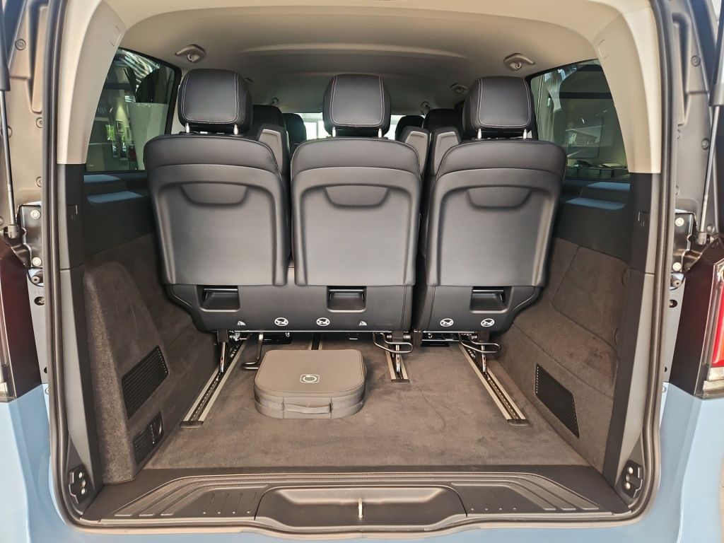 Fahrzeugabbildung Mercedes-Benz EQV 300 lang 8 Sitze LED 2xST 360° Ambientebel.