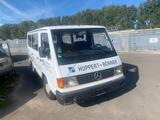 Mercedes-Benz MB 100.   1991 und 1992 lang - Mercedes-Benz MB 100 mit Diesel-Antrieb