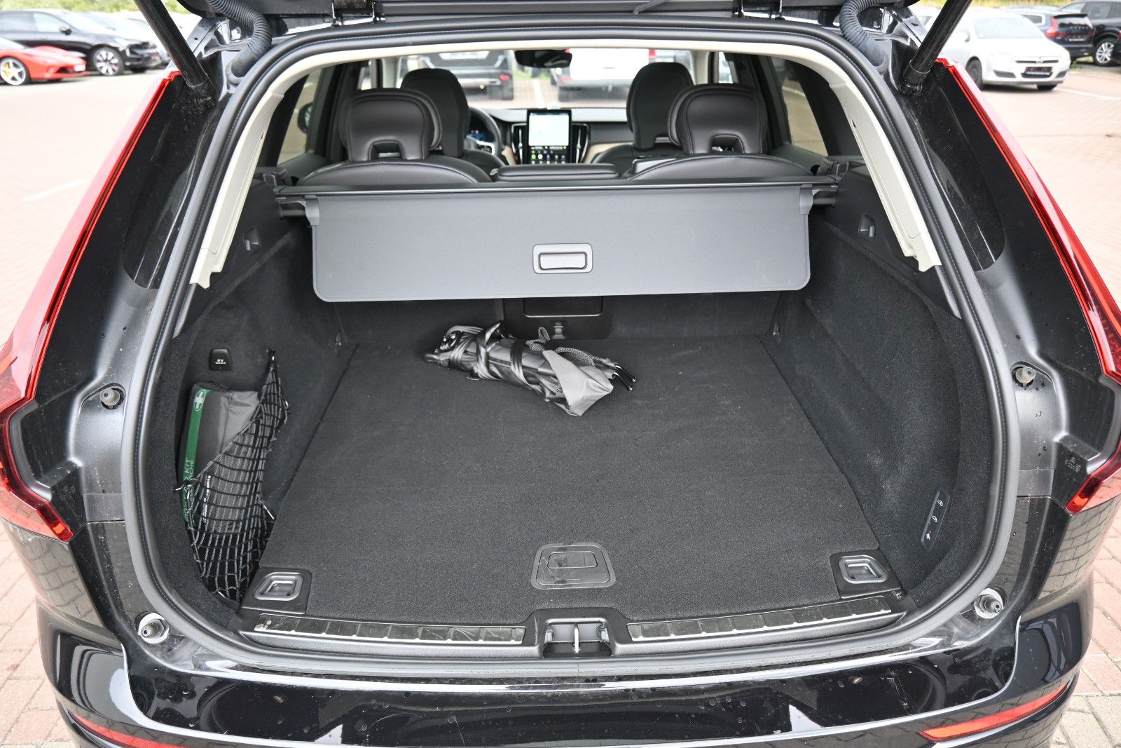 Fahrzeugabbildung Volvo XC60 T8 RC AWD Ultra Dark*LUFT*AHK*ACC*FACELIFT