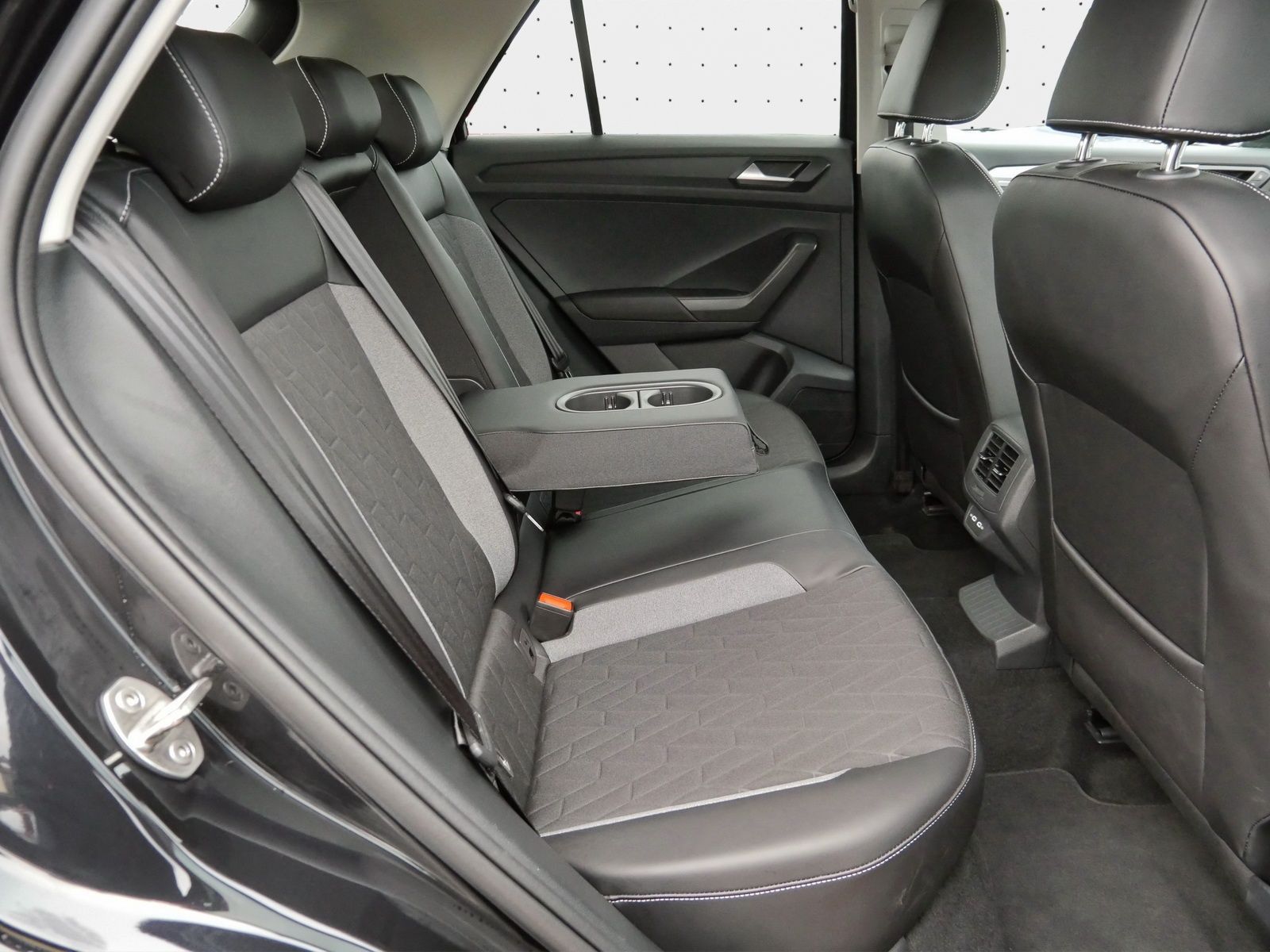 Volkswagen T-Roc - Bild 16