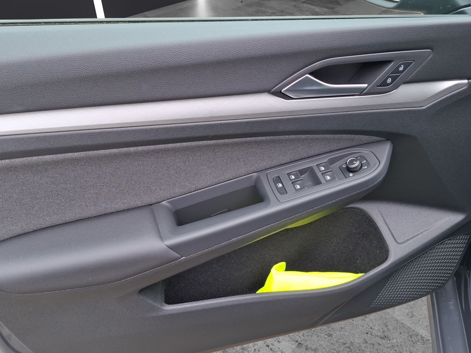 Fahrzeugabbildung Volkswagen Golf VIII Variant TSI Goal LED CarPlay AID ACC S