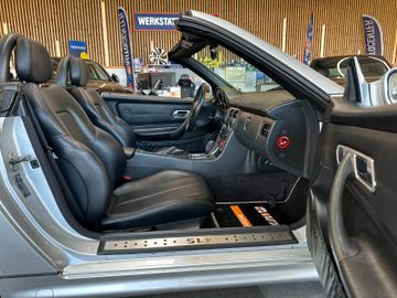 MYAUTOCENTER – Gebraucht- und Jahreswagen mit Werkstattservice in Pfaffenhofen Mercedes-Benz SLK 230 Kompressor ""1.HAND*KLIMA*LEDER*SZHZ*