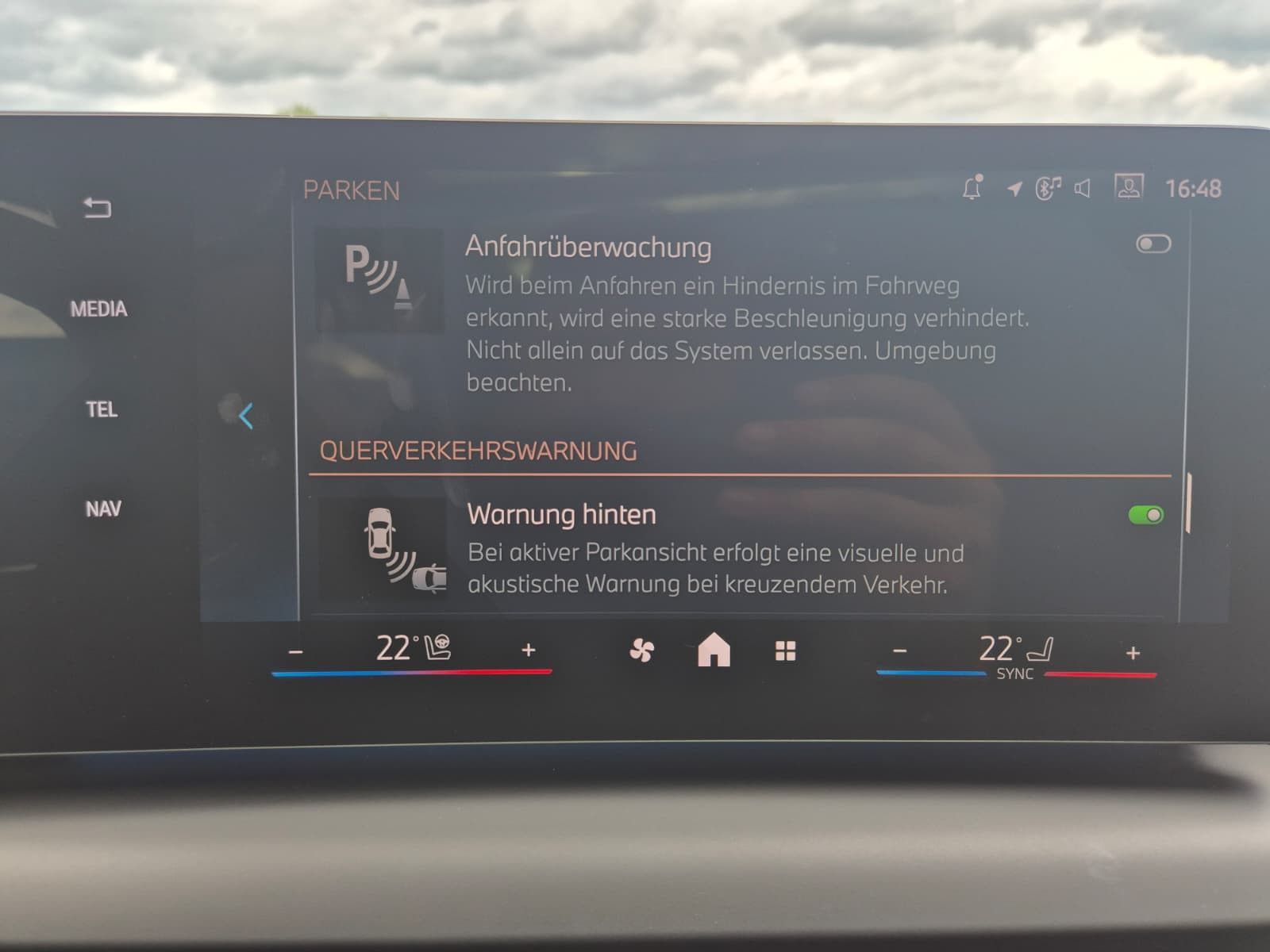 Fahrzeugabbildung BMW 120 i M Sport Adaptiv LED*PANO*AHK*M Alcantara