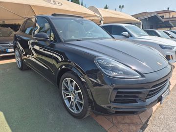 Porsche Cayenne - 1