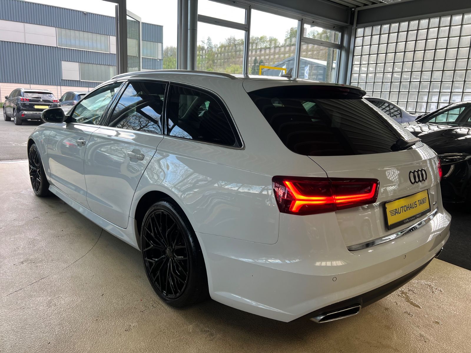 Fahrzeugabbildung Audi A6 Avant 2.0 TDI quattro