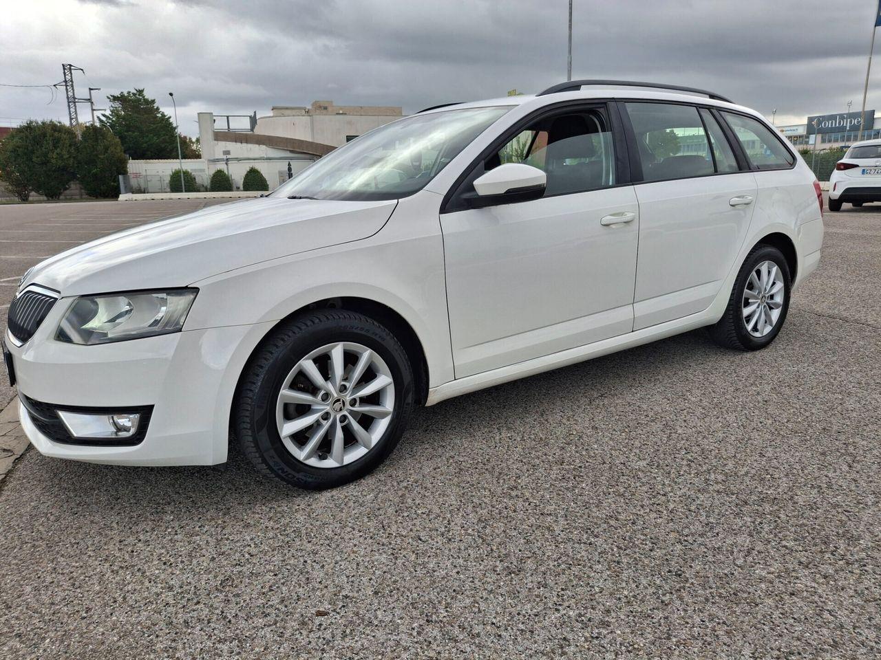 Skoda Octavia 2014 — interior