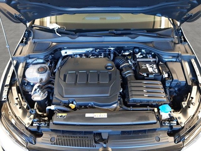 Fahrzeugabbildung Volkswagen Golf VIII Variant 2.0TDI R-Line BlackStyle Pano