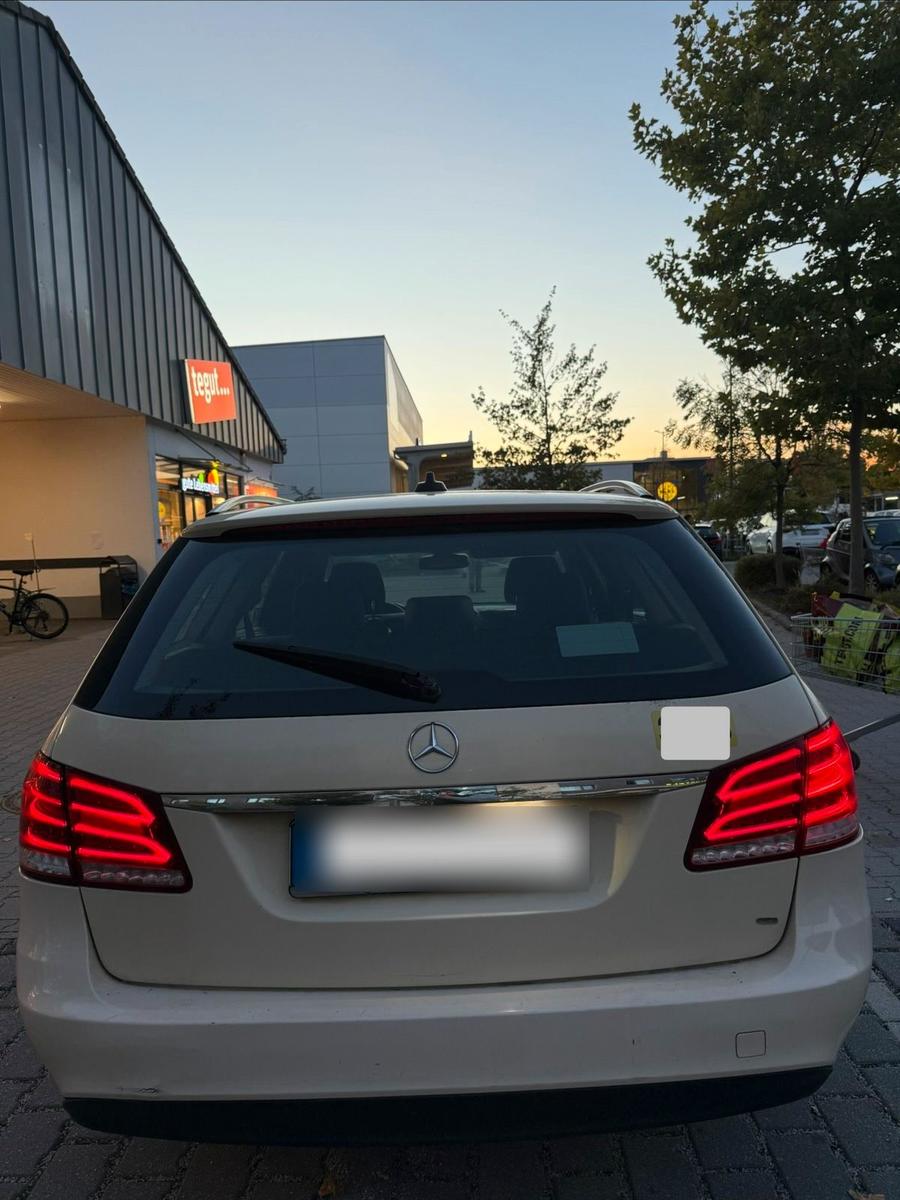 Mercedes-Benz E200 2015 — photo 10
