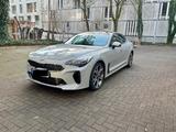 Kia Stinger GT 3.3 T-GDI AWD - Kia Stinger: 3.3