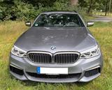 BMW M550d xDrive Touring AHK, HK, Pano, Vollaust. - BMW: Massagesitze, Kombi
