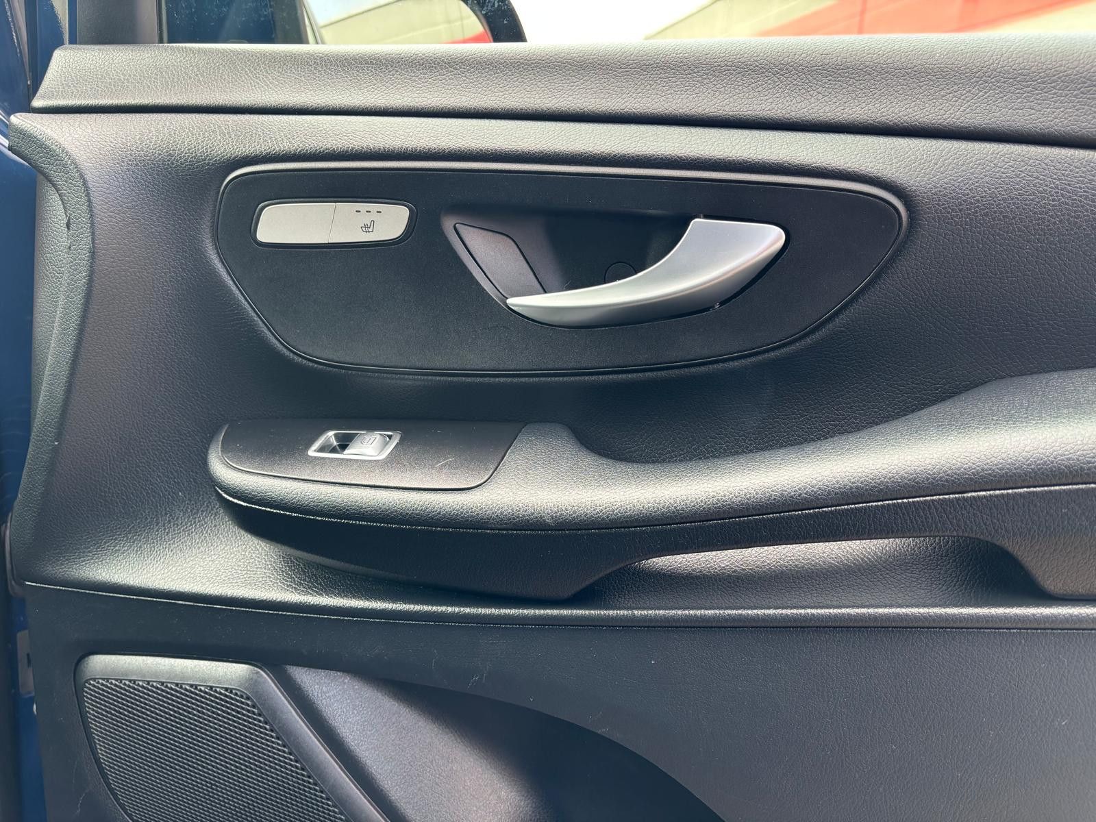 Fahrzeugabbildung Mercedes-Benz V 220 d LANG-AHK-NAV-PDC-SHZ-APP-TEMP.-DAB