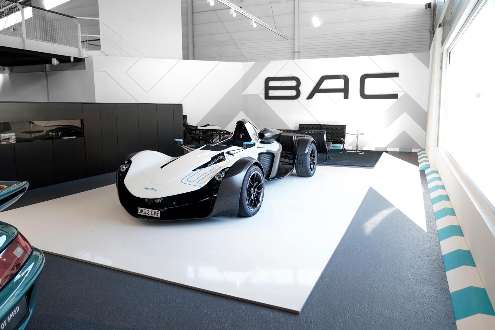 showroom-image-top