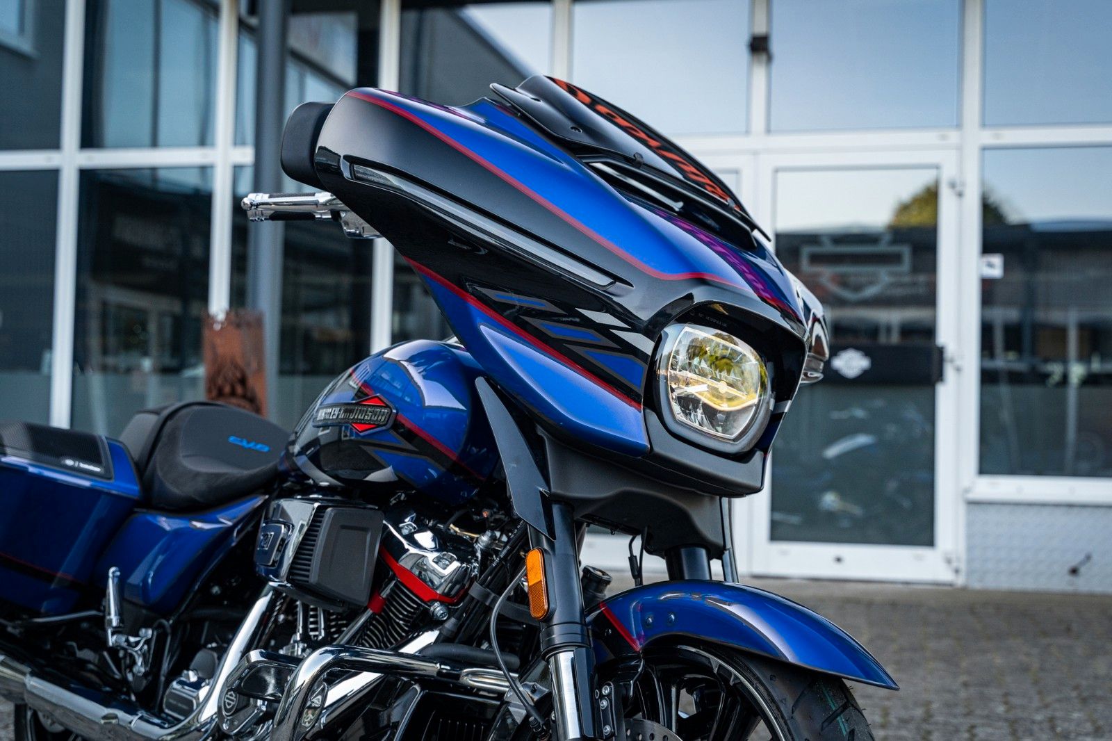 Fahrzeugabbildung Harley-Davidson CVO Street Glide  FLHXSE 121 CUI MY25 - VOR ORT