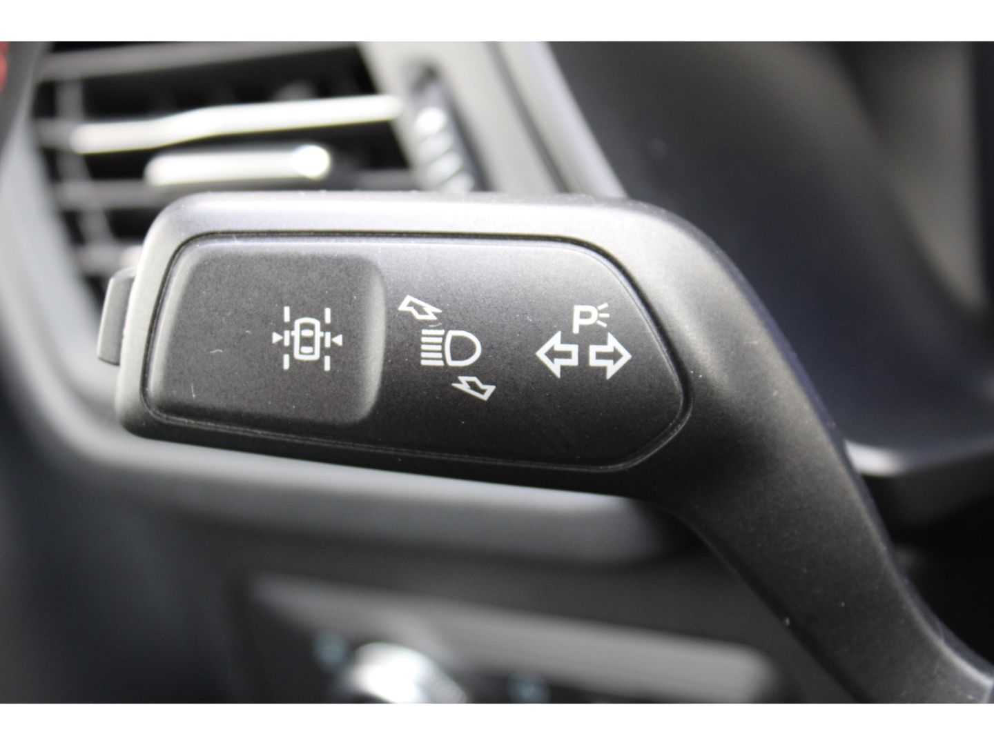 FORD Kuga 2.0 Hybrid ST-Line ACC LED TWA RFK AHK Navi - Image 16