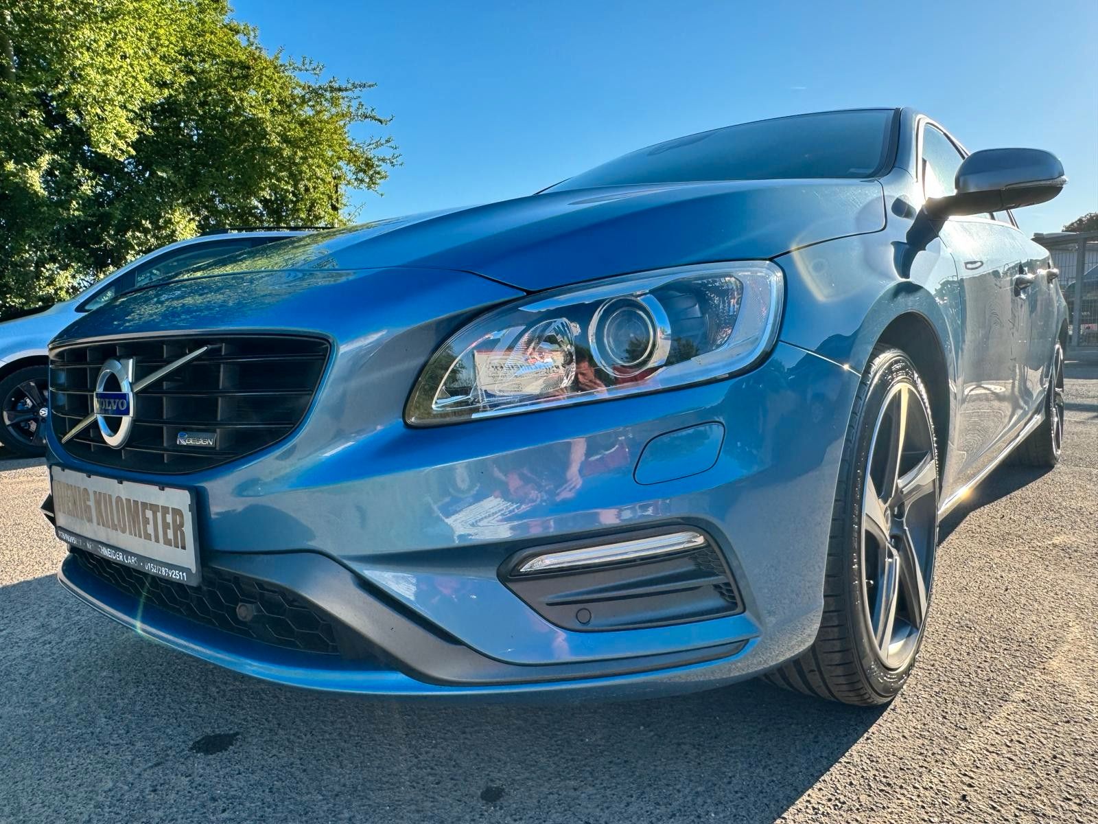 Volvo V60 Kombi R-Design*Navi*Kamera*LED*