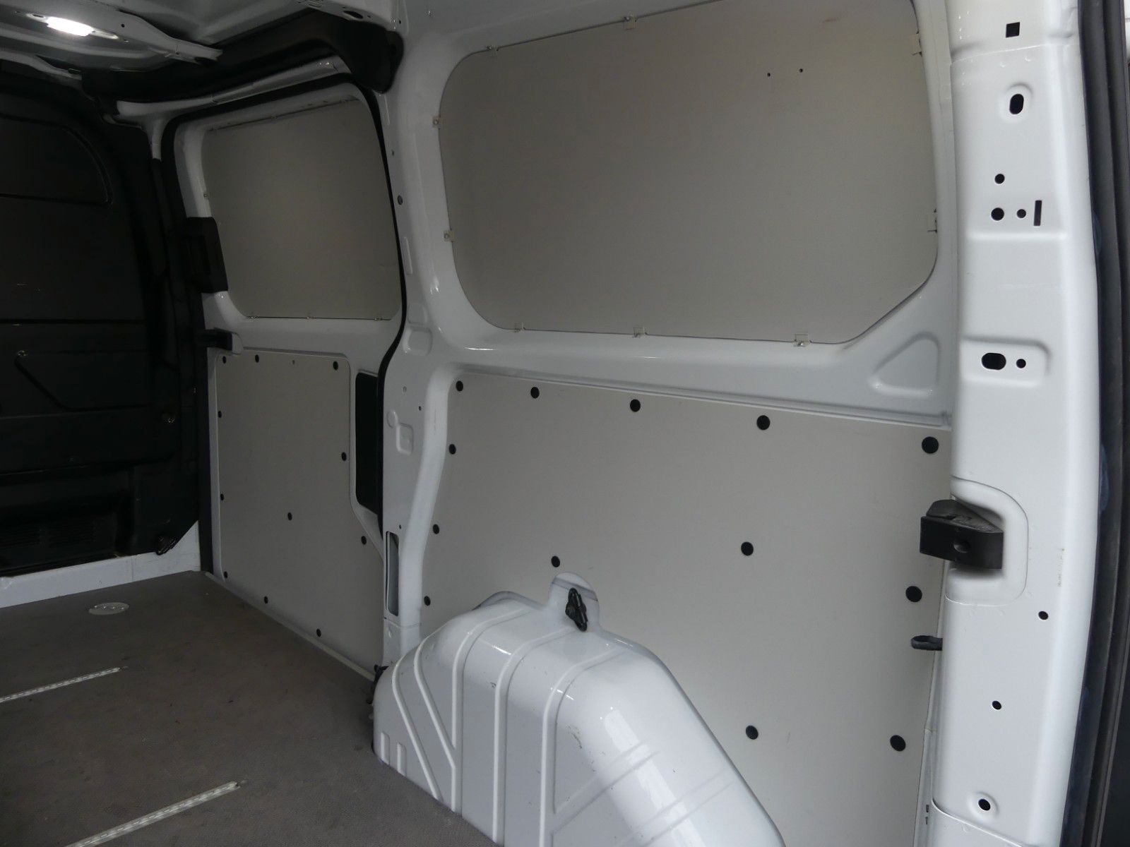 Fahrzeugabbildung Ford Transit Custom Kasten 300 L1 Trend*BLIS*Kamera