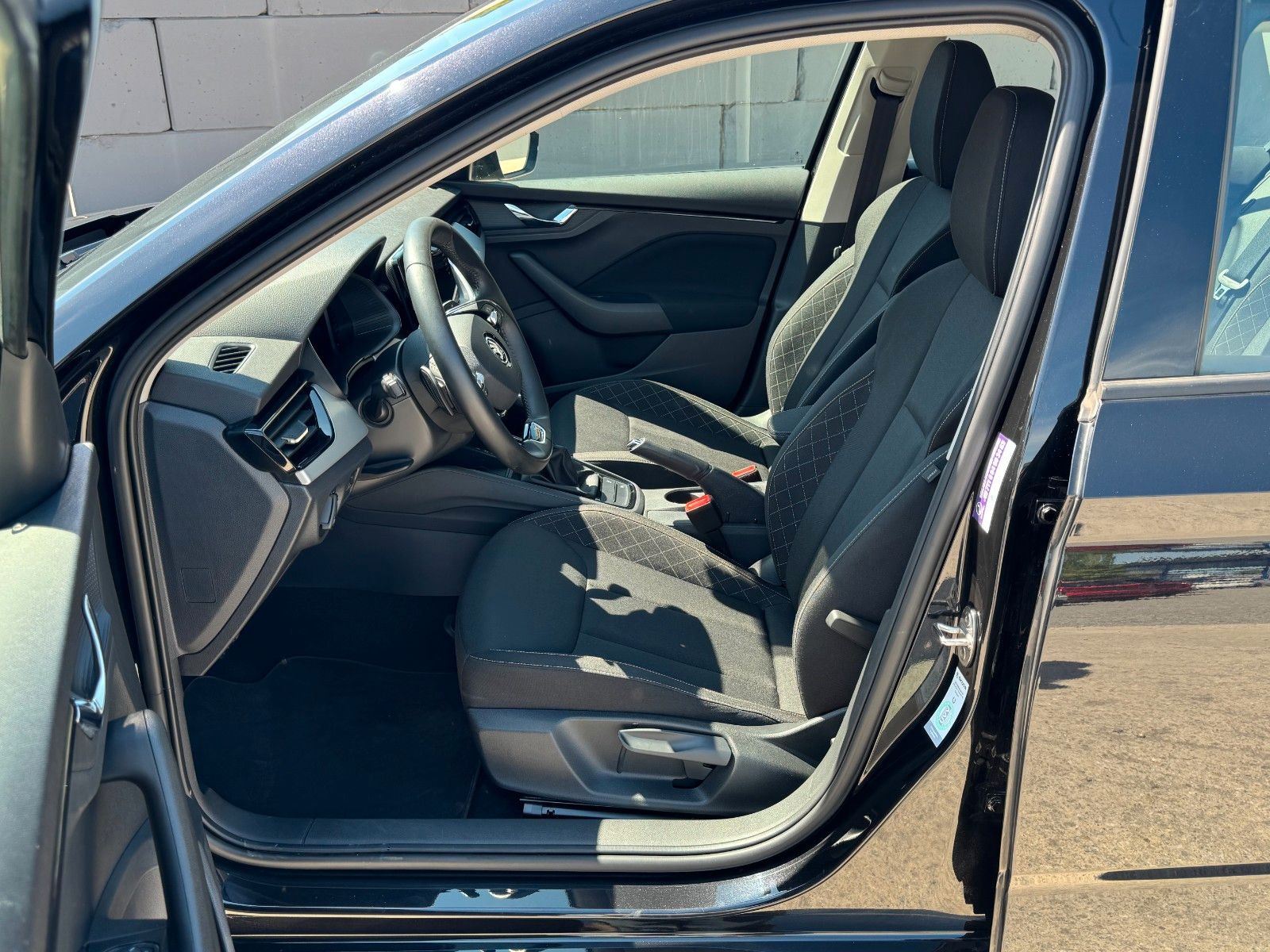 Fahrzeugabbildung SKODA Scala Ambition 1.0 TSI DSG Navi SmartLink VC SHZ