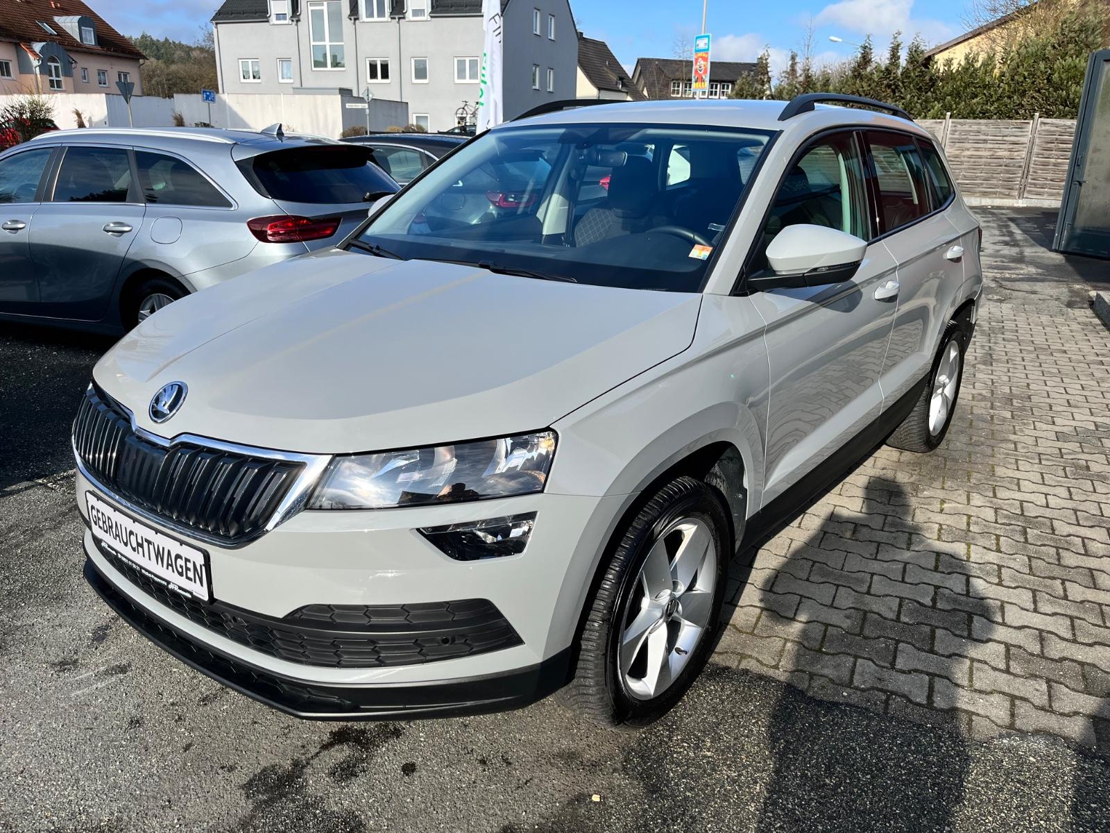 Skoda Karoq Ambition AHK Navi SHZ GRA Kamera top !